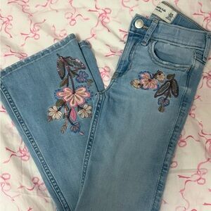 Abercrombie Kids Floral Embroidered Blue Jeans 5/6 LONG